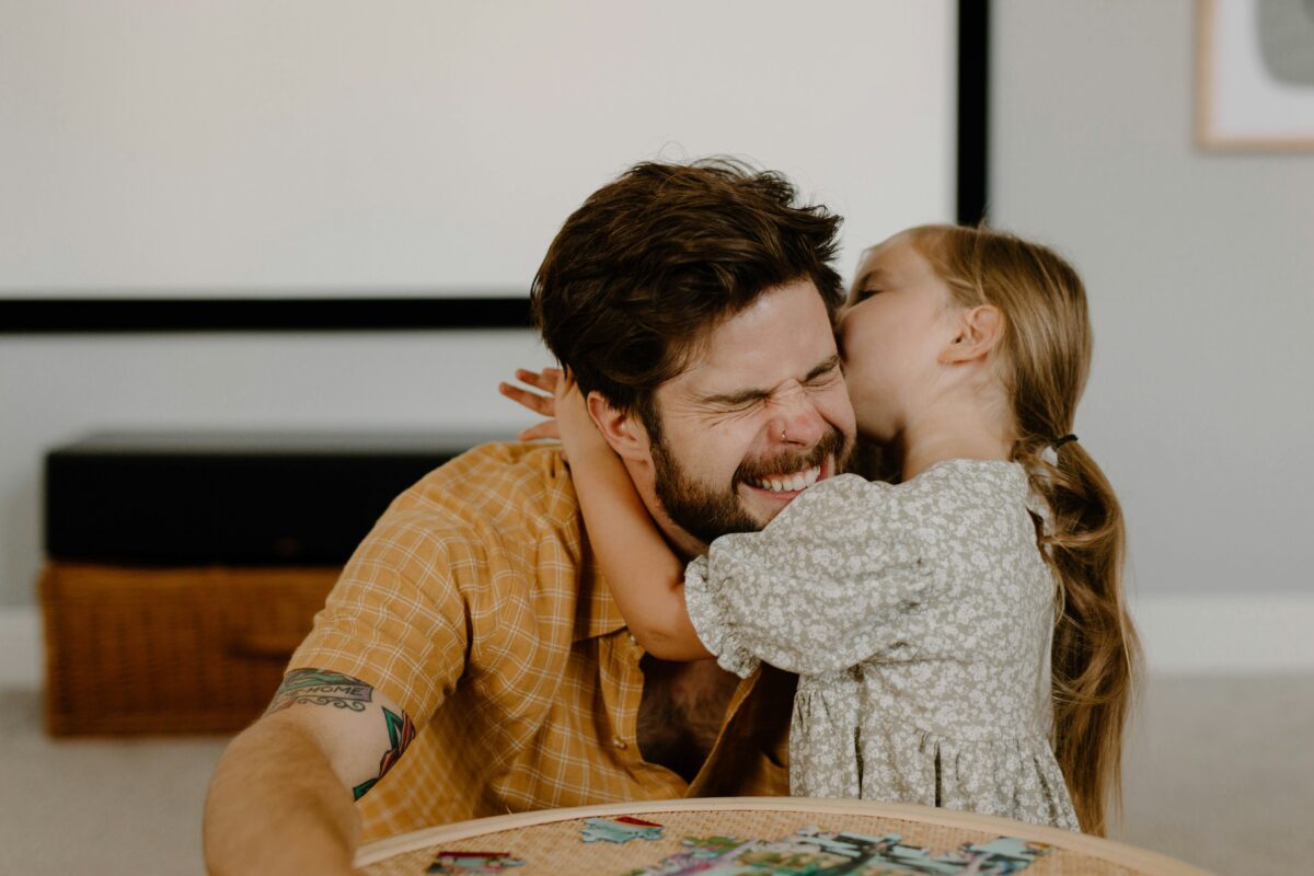 Πατέρας και κόρη: Οι μικρές στιγμές που διαμορφώνουν μεγάλες σχέσεις