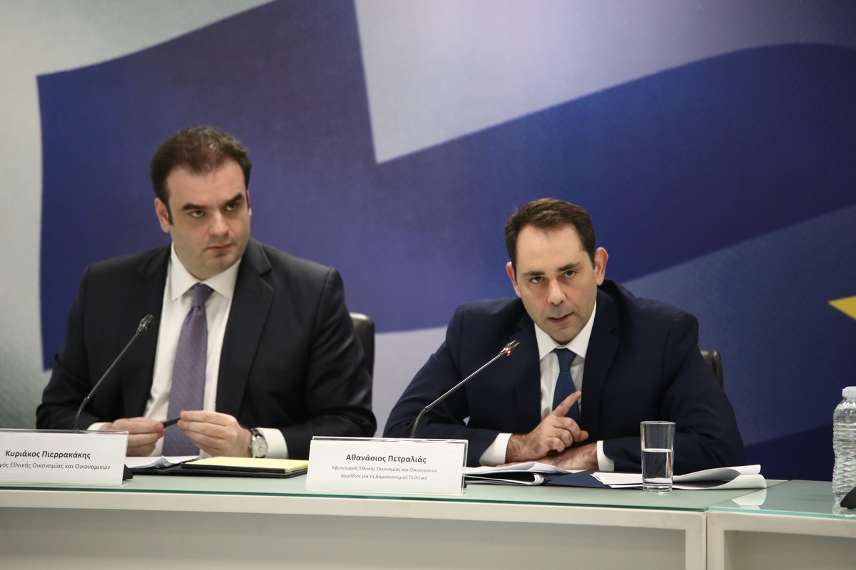 Εξειδίκευση μέτρων στήριξης: Τι θα ισχύει για fuel pass, επιδότηση στο diesel και ακτοπλοϊκά