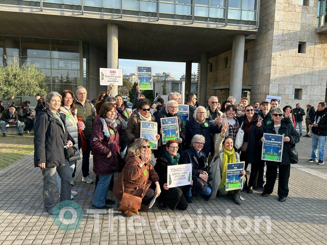 Η απουσία της «Αλληλεγγύης» από τη… βεγγέρα Καράογλου, η «καυτή πατάτα» του δημοψηφίσματος στη ΔΕΘ και η αλλαγή ενός προγράμματος που ευνοεί (πάλι) τα σούπερ μάρκετ