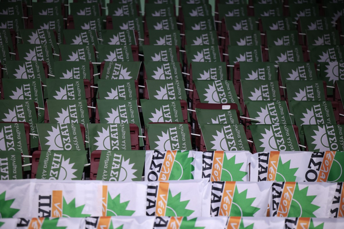 ΠΑΣΟΚ: «Τελεία» στην εσωστρέφεια και στροφή στην αντεπίθεση – Το στοίχημα της επόμενης ημέρας