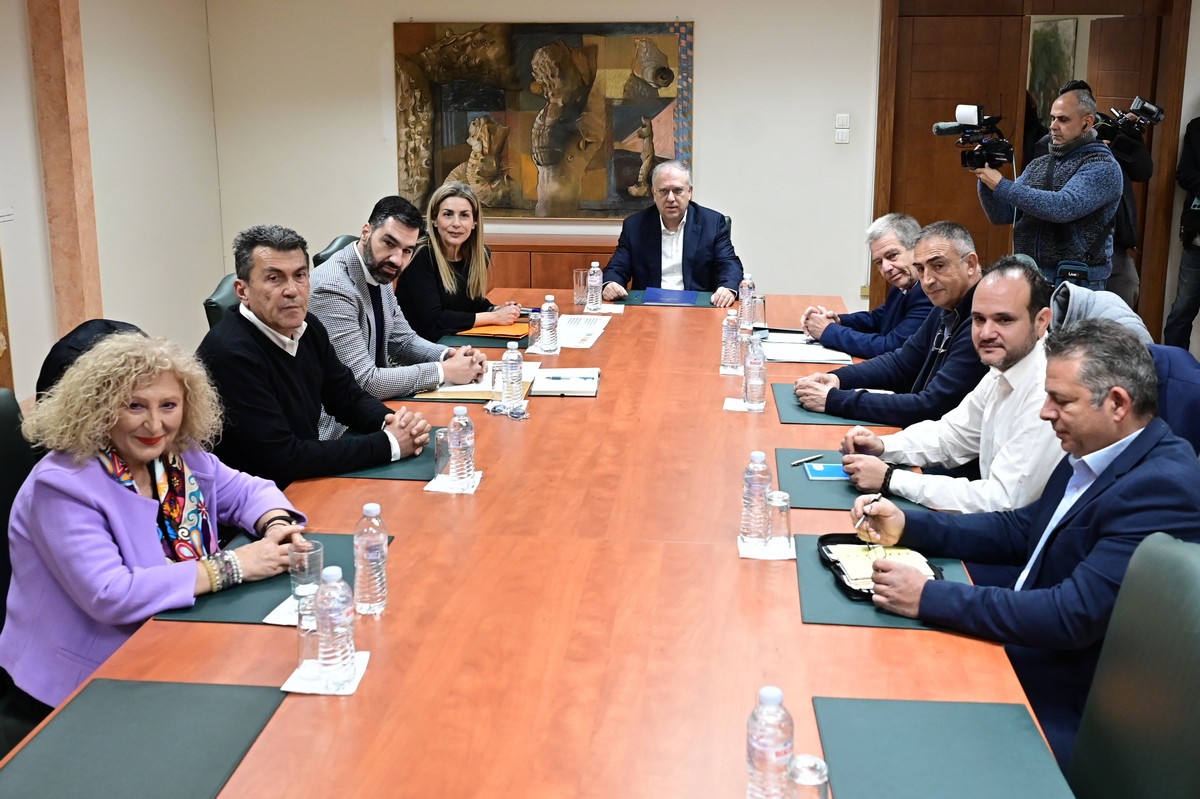 Δεν προχωρούν σε κινητοποιήσεις οι βενζινοπώλες – Τι συμφώνησαν με τον Θεοδωρικάκο