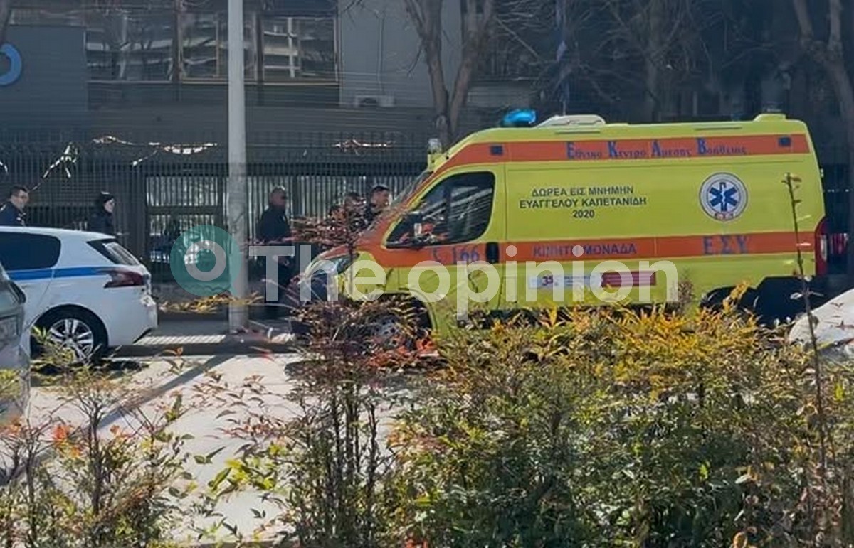 Θεσσαλονίκη: Ασθενοφόρο συγκρούστηκε με περιπολικό κοντά στη ΔΕΘ (ΦΩΤΟ-VIDEO)