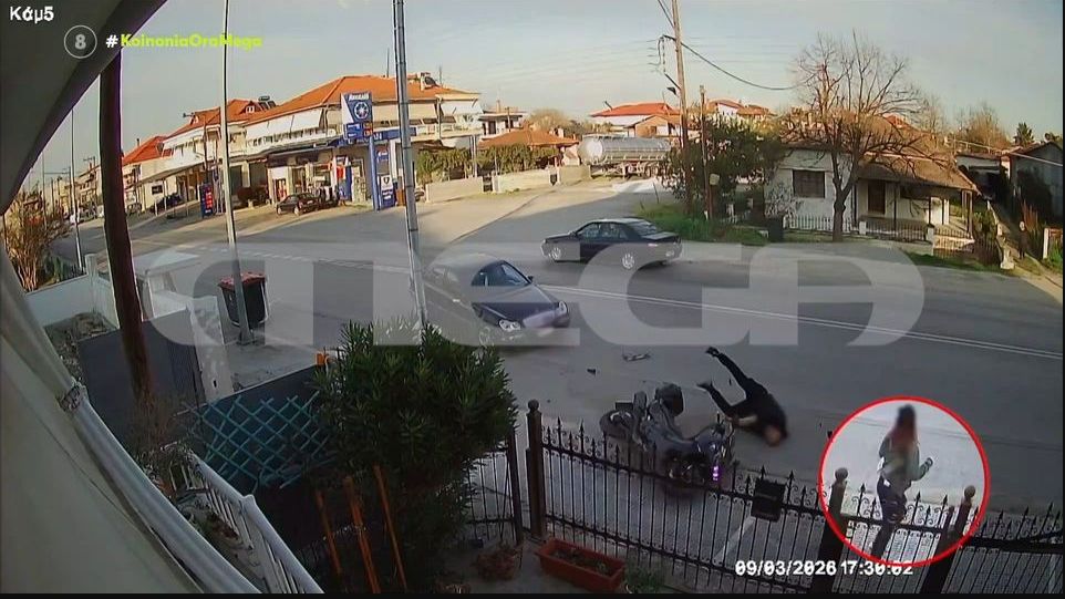 Σέρρες: Σύγκρουση νταλίκας με όχημα οδικής βοήθειας (ΦΩΤΟ)