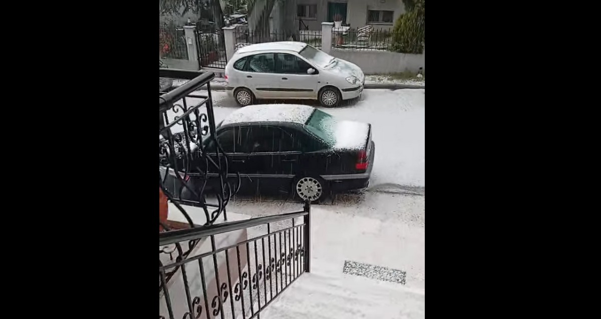 Έντονη χαλαζόπτωση στη Χαλκιδική – «Άσπρισε» ο Πολύγυρος (VIDEO)