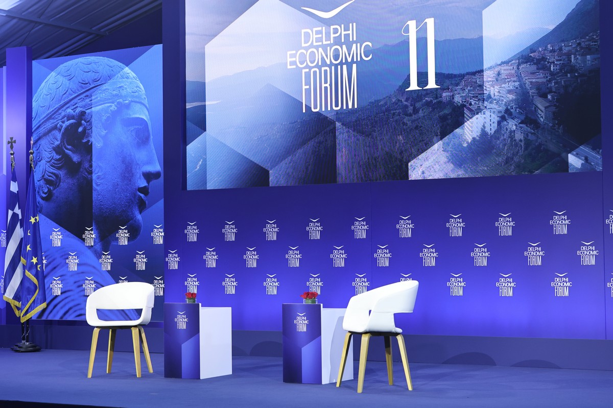 Η Κοβέσι, ο Μακρόν και στο βάθος… Τσίπρας στα σημερινά (24/4) πρωτοσέλιδα