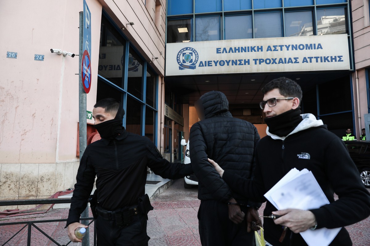 Λιόσια: Κακουργηματική δίωξη για τον 16χρονο που παρέσυρε με τη μηχανή την 16χρονη (VIDEO)