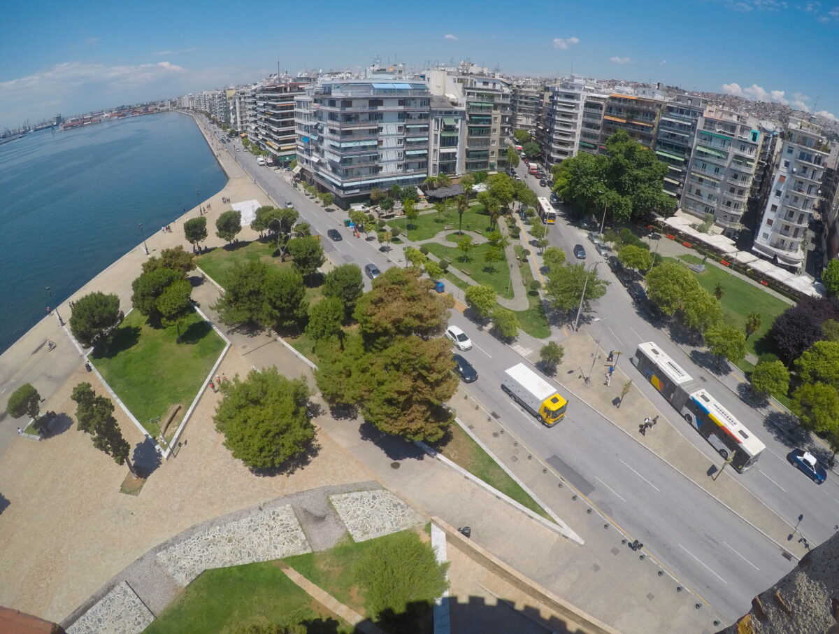 Θεσσαλονίκη: Μικροσκοπικά διαμερίσματα, γιγάντιες τιμές!