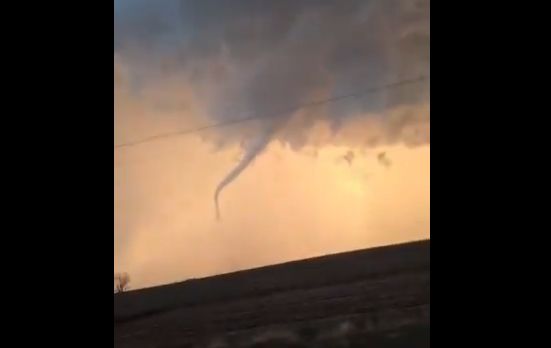 ΗΠΑ: Κόβει την ανάσα βίντεο από ανεμοστρόβιλο που σάρωσε την Άιοβα