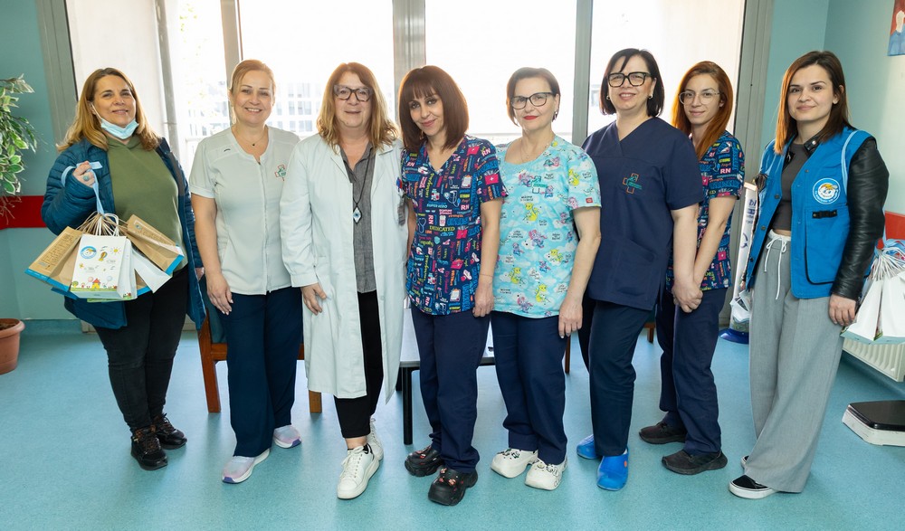 Γ.Ν. Παπαγεωργίου: Πάσχα με ευχές, χειροτεχνίες και λαμπάδες για τους μικρούς ασθενείς