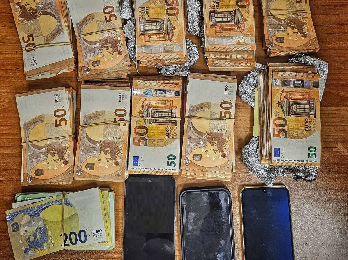 Νέα απάτη σε βάρος ηλικιωμένης: Δήθεν λογιστές της «άρπαξαν» 54.350 ευρώ