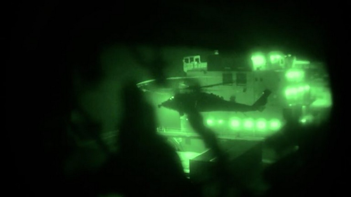 Καρέ-καρέ το ρεσάλτο του αμερικανικού στρατού σε ιρανικό πλοίο (VIDEO)