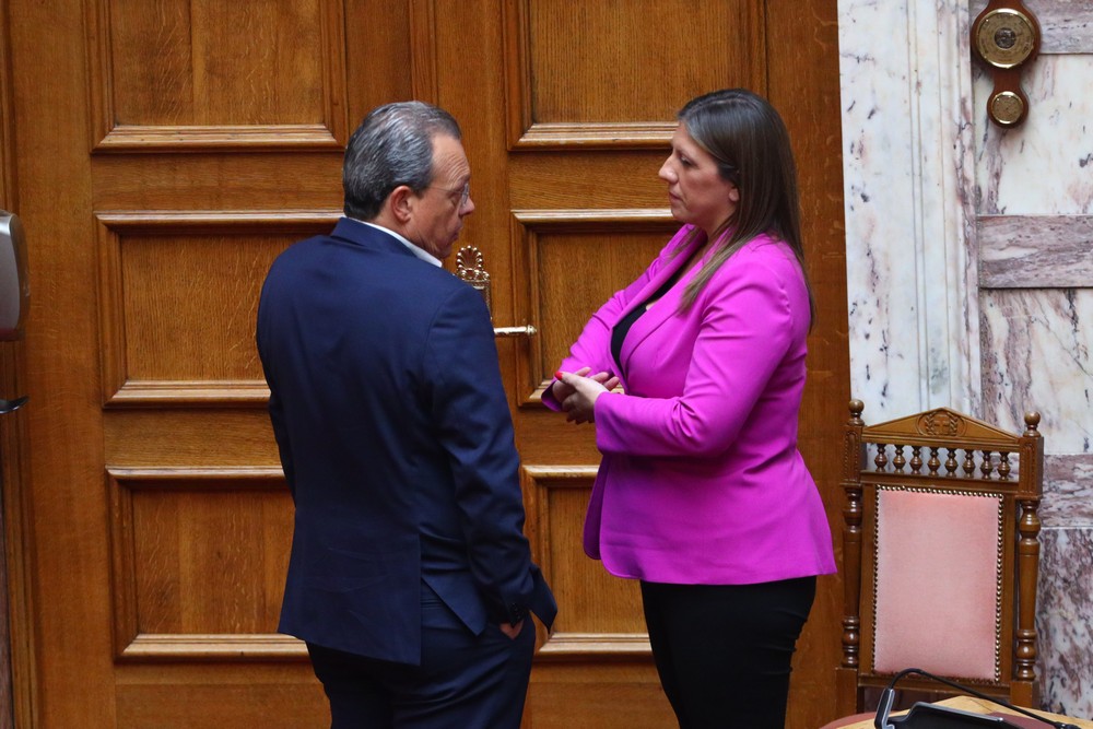 ΠΑΣΟΚ: «Ναι» από Κωνσταντοπούλου και Φάμελλο στην πρόταση Ανδρουλάκη για Εξεταστική για τις υποκλοπές