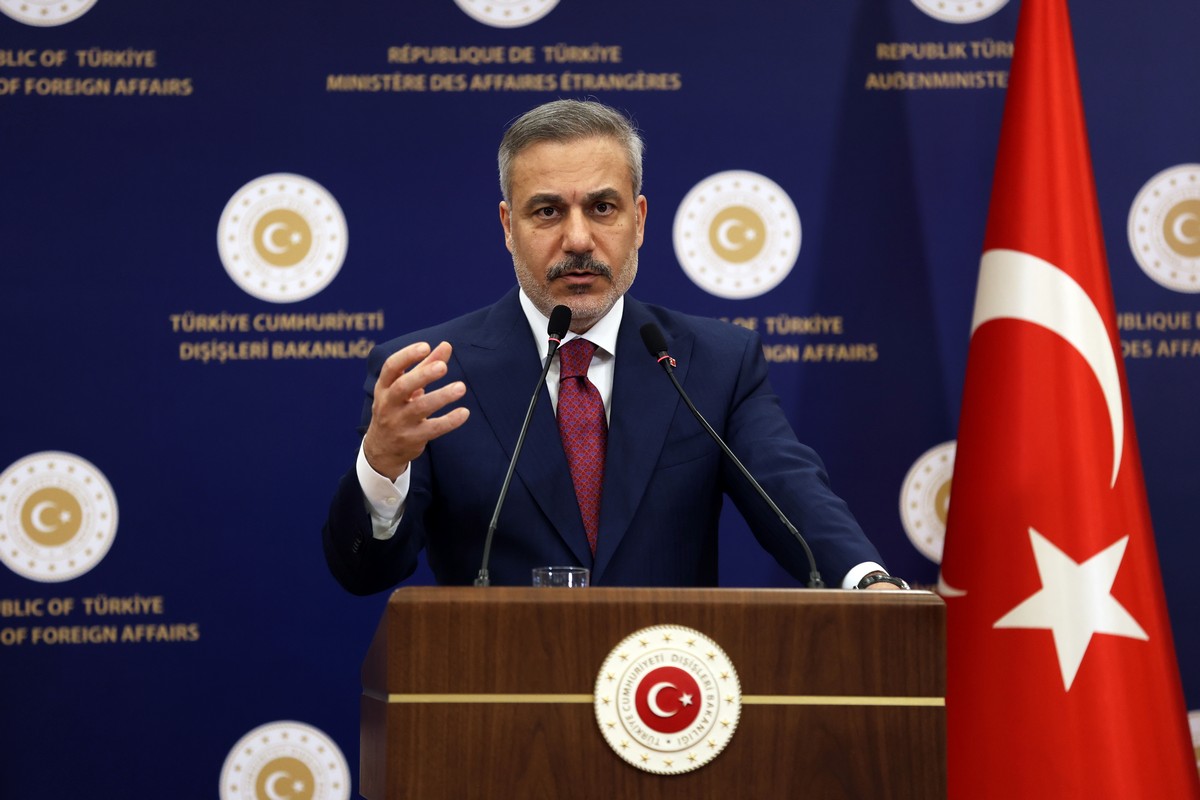 Ο… χαβάς του Φιντάν, η μπανανόφλουδα που πάτησε ο Όρμπαν και το χρήμα από την Ε.Ε. στα σημερινά (1/4) πρωτοσέλιδα