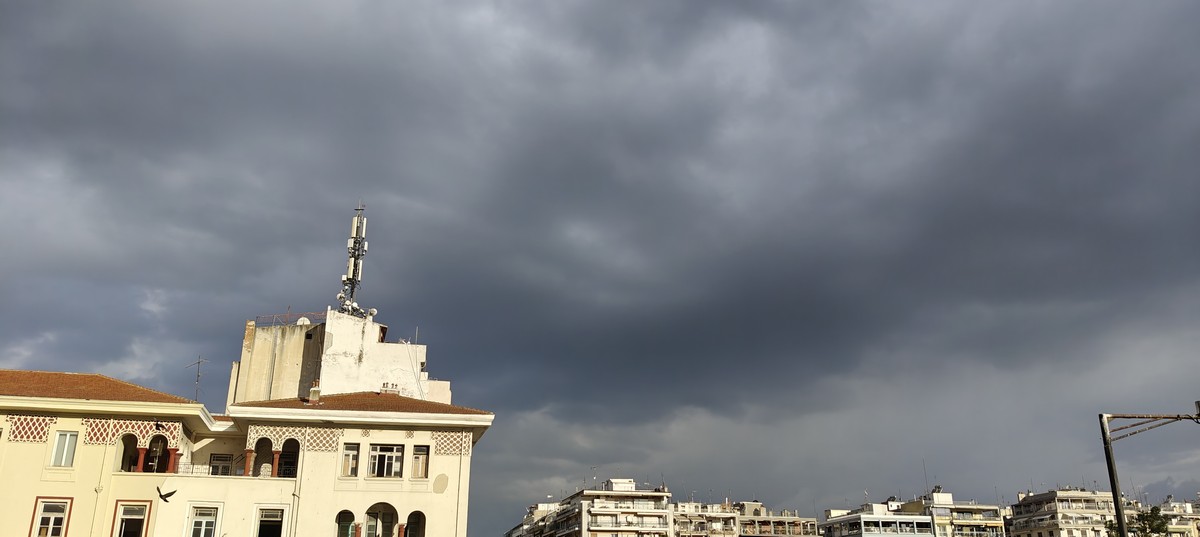 Κατά τόπους βροχοπτώσεις και σποραδικές καταιγίδες σήμερα (21/4) στη Θεσσαλονίκη