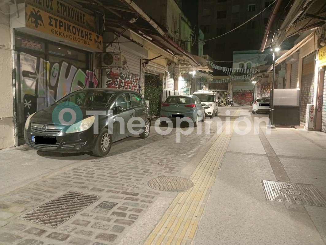 Απέραντο πάρκινγκ το Καπάνι τις νύχτες (ΦΩΤΟ)