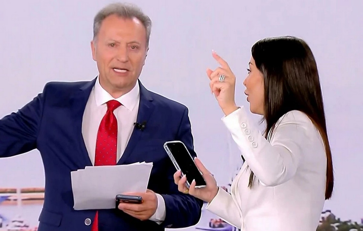 Η Λατινοπούλου μιμήθηκε τη Ζωή Κωνσταντοπούλου on air – «Είναι η Ελένη Λουκά της πολιτικής» (VIDEO)