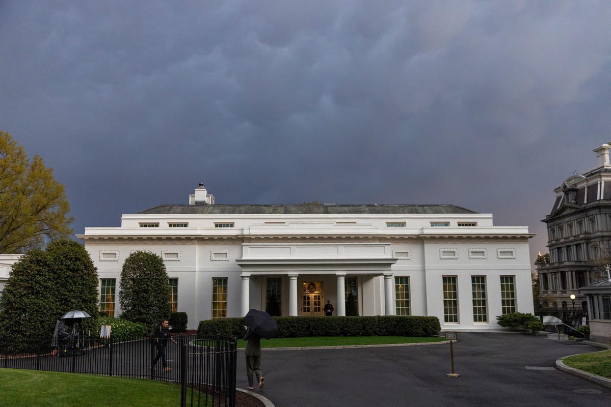 Διαψεύδει ο Λευκός Οίκος για χρήση πυρηνικών όπλων κατά του Ιράν