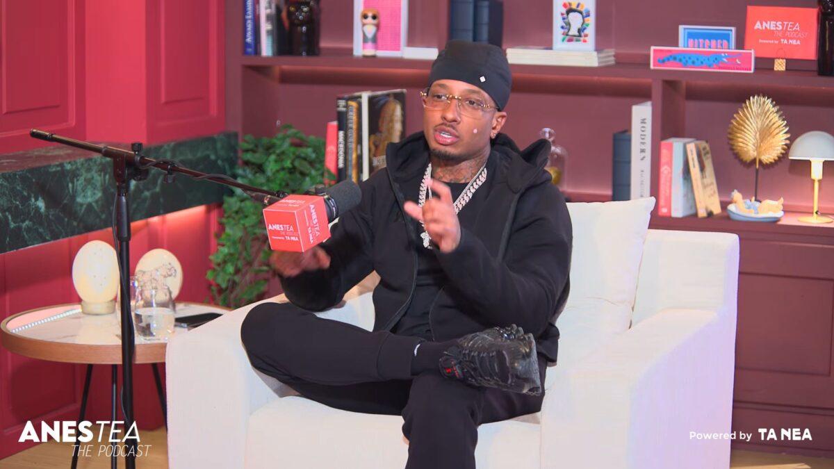 Light: «Θα μπορούσατε να με δείτε ως πολιτικό» (VIDEO)