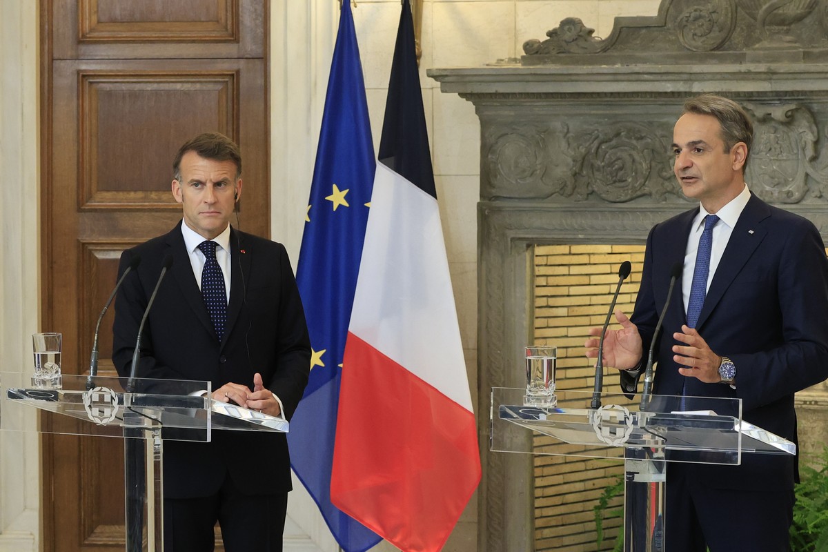 «Κορωνίδα των συμφωνιών Ελλάδας-Γαλλίας οι δεσμεύσεις αμοιβαίας συνδρομής» – Οι κοινές δηλώσεις Μητσοτάκη-Μακρόν