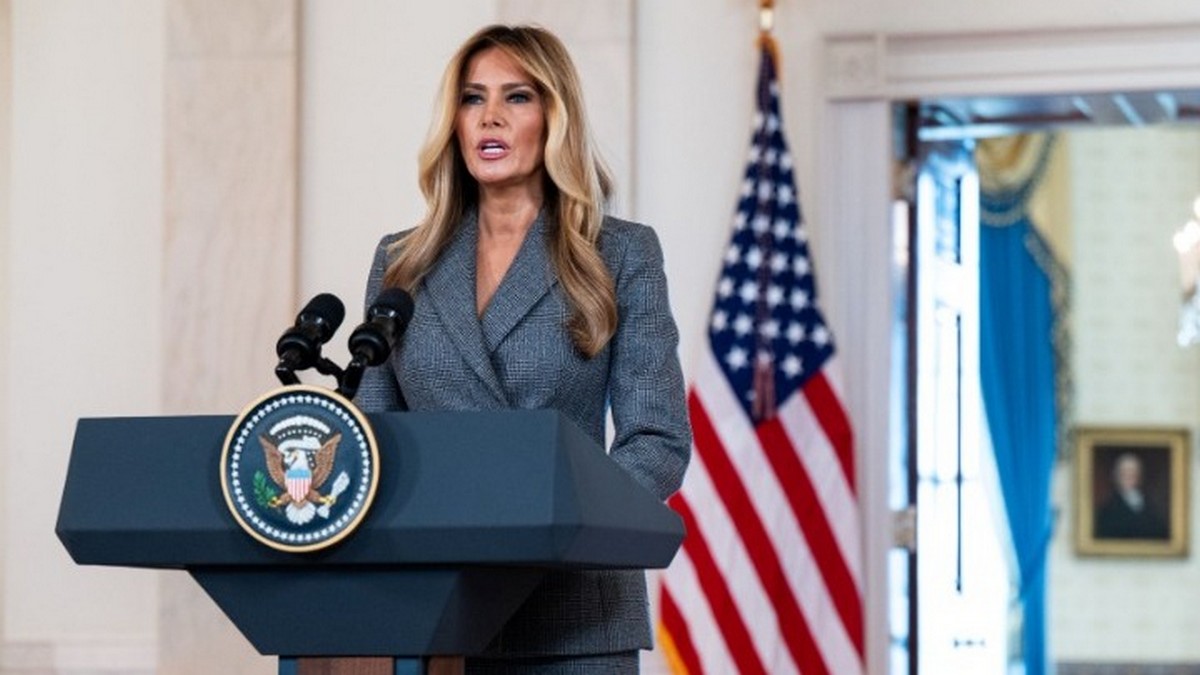 Η Μελάνια Τραμπ αρνείται οποιαδήποτε σχέση με τον Τζέφρι Έπστιν