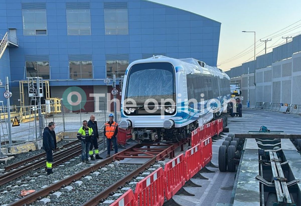 Μετρό Θεσσαλονίκης: Ο τελευταίος συρμός ξεφορτώνεται στο αμαξοστάσιο στην Πυλαία (ΦΩΤΟ)