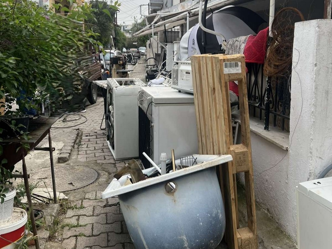 Θεσσαλονίκη: 34χρονος παράνομος μετανάστης πετούσε μπάζα σε δημοτικό χώρο