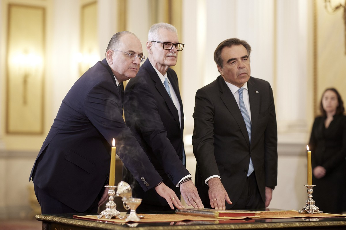 Μηνύματα ενότητας στις τελετές παράδοσης-παραλαβής των Υπουργίων – Ορκίστηκαν τα νέα μέλη της κυβέρνησης (ΦΩΤΟ-VIDEO)