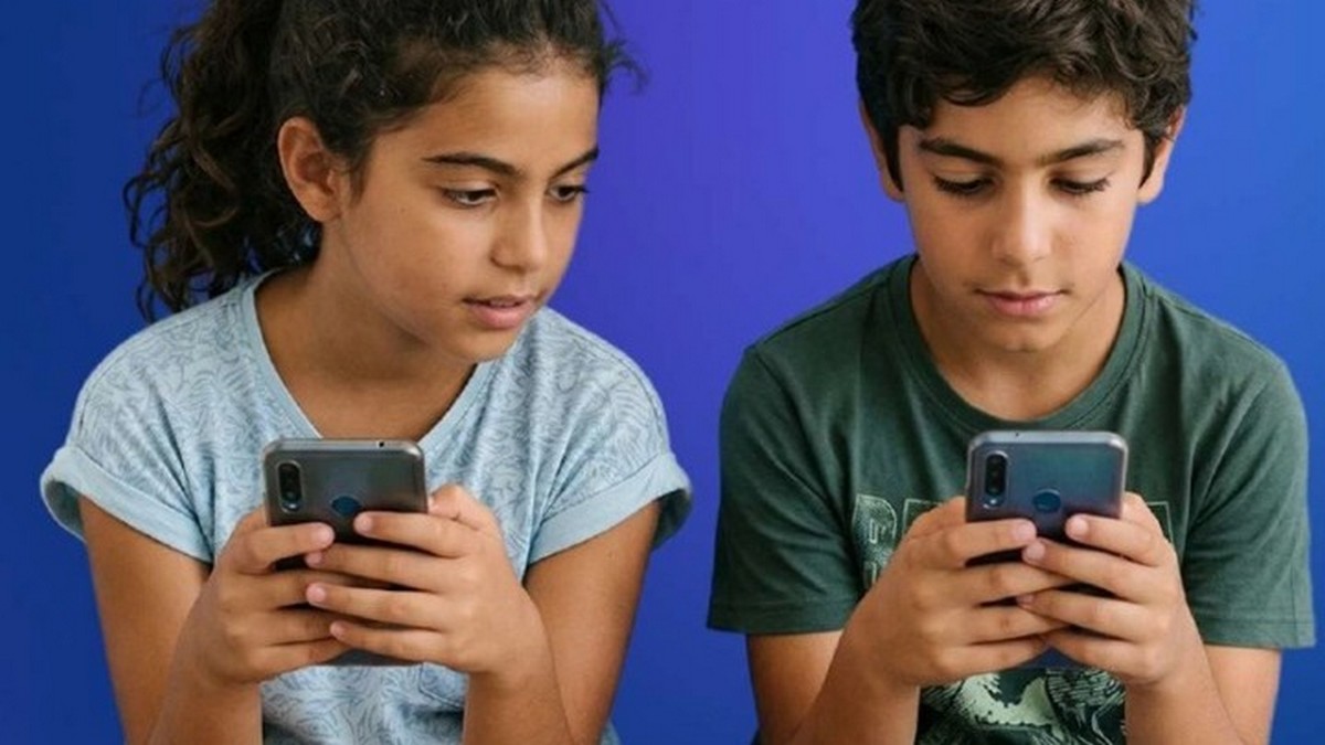 Σε πλήρη ισχύ από το 2027 η «ψηφιακή ασπίδα» στα social media για τους ανήλικους – Τι προβλέπεται