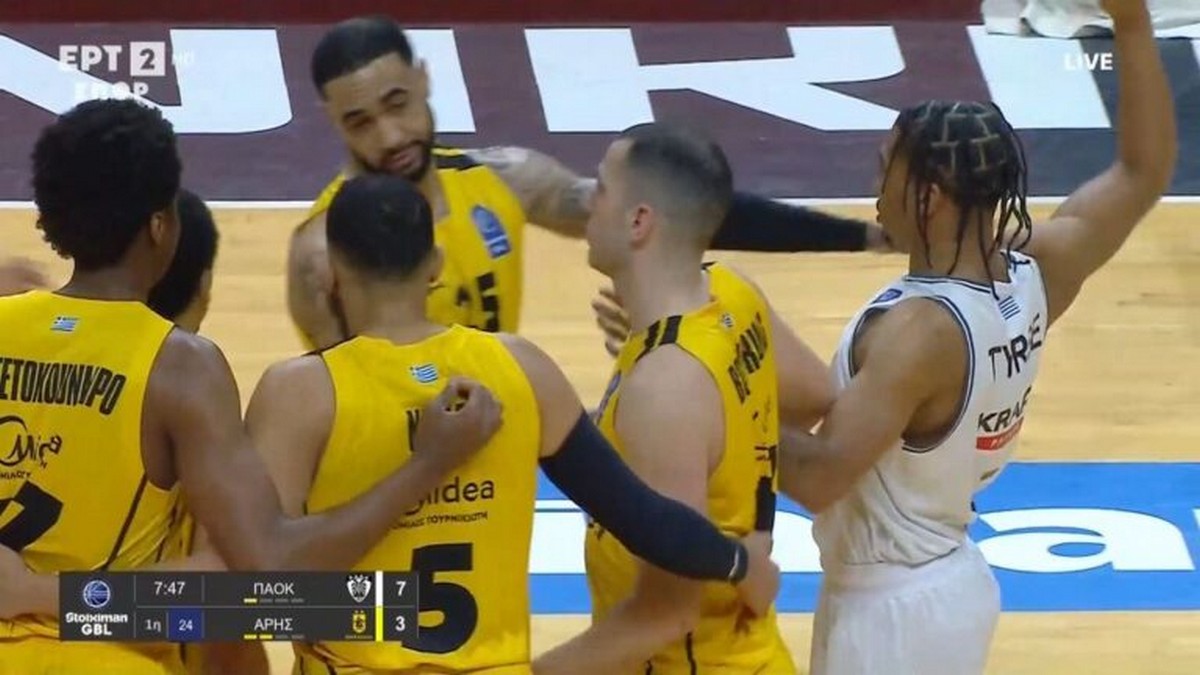 Τρομερό σκηνικό: Ο Ταϊρί προσπάθησε να… κρυφακούσει τους παίκτες του Άρη (VIDEO)