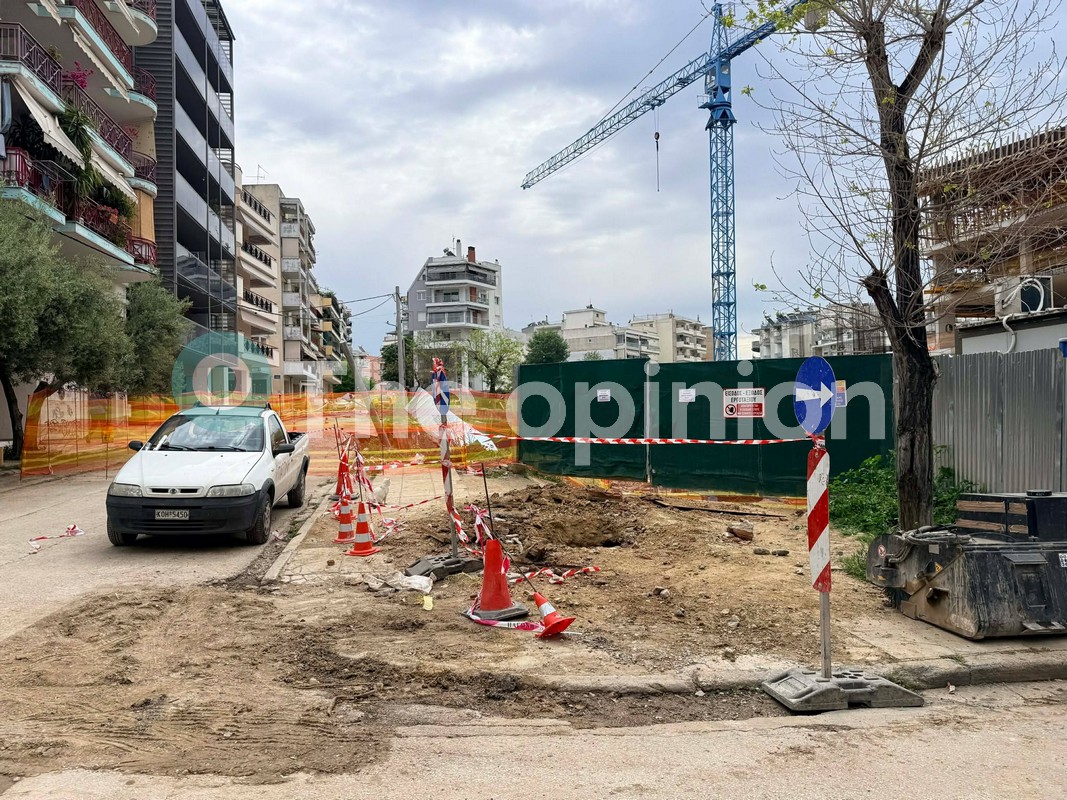 Θεσσαλονίκη: «Φοβόμαστε μην ανοίξει κι άλλο το έδαφος» – Σε πλήρη εξέλιξη η έρευνα για την καθίζηση στους Στάβλους Παπάφη (ΦΩΤΟ)