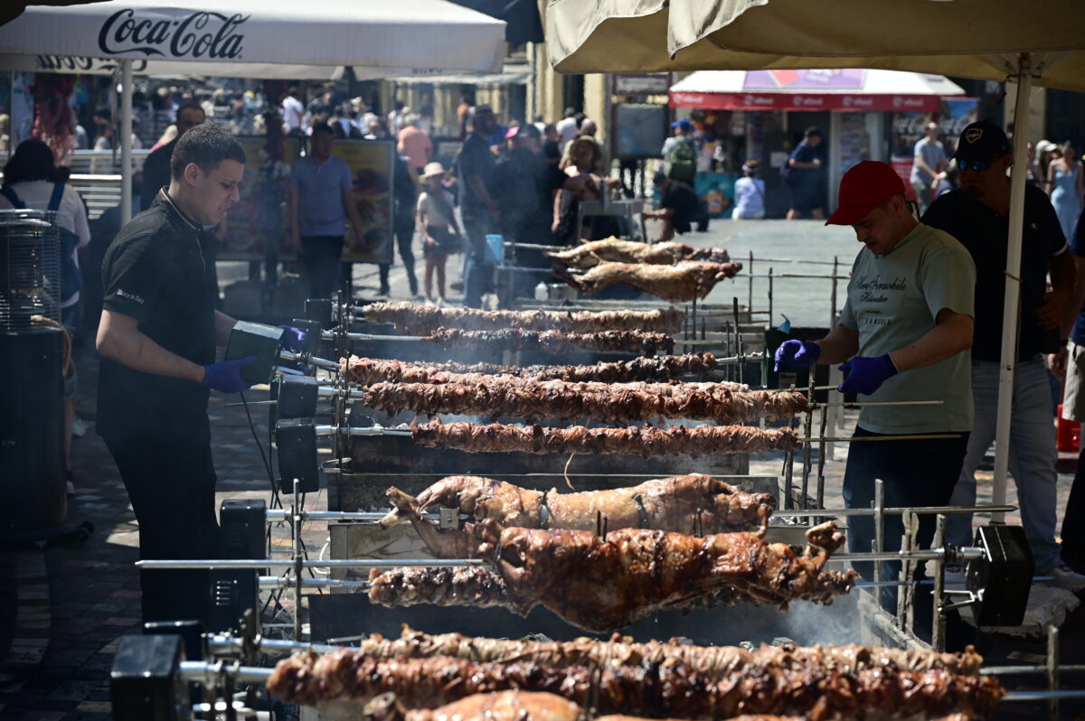 Πώς θα πετύχεις το τέλειο αρνί ή κατσίκι στη σούβλα
