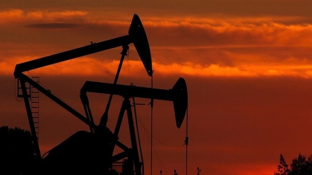 Νέα «εκτόξευση» στις τιμές του πετρελαίου μετά την ένταση στα Στενά του Ορμούζ