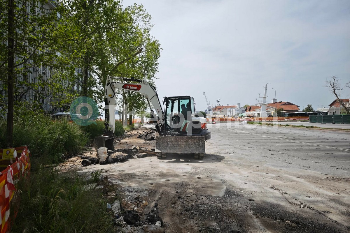 Ξεκίνησαν οι εργασίες για την ανάπλαση της Πλατείας Ελευθερίας (ΦΩΤΟ)