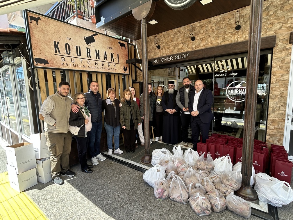 Το Πόρτο Καρράς στήριξε περισσότερες από 80 άπορες οικογένειες το Πάσχα