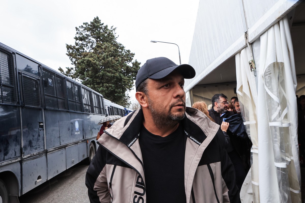 Στο νοσοκομείο ο Πάνος Ρούτσι μετά από ένταση με αστυνομικούς στη δίκη για τα Τέμπη