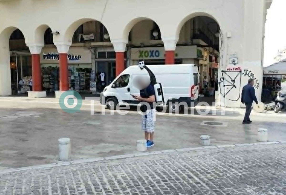 Ποιος είναι ο πεζός που μοιάζει με ρομπότ και «σκάναρε» την Αριστοτέλους (ΦΩΤΟ)