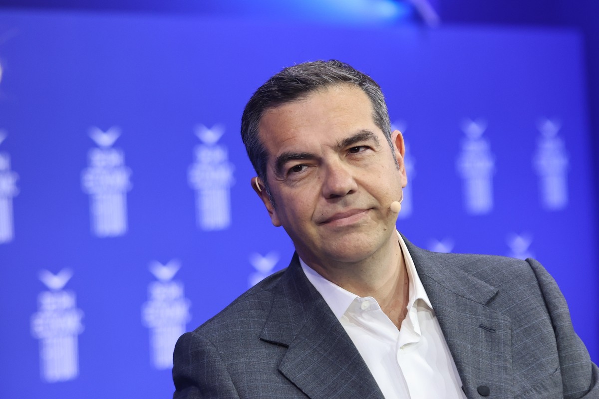 Τσίπρας: Επιστρέφω για να επιστρέψει η σταθερότητα στη χώρα (VIDEO)