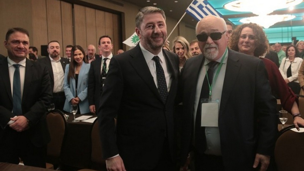 ΠΑΣΟΚ: Ο Γιάννης Βαρδακαστάνης νέος γραμματέας με 279 ψήφους