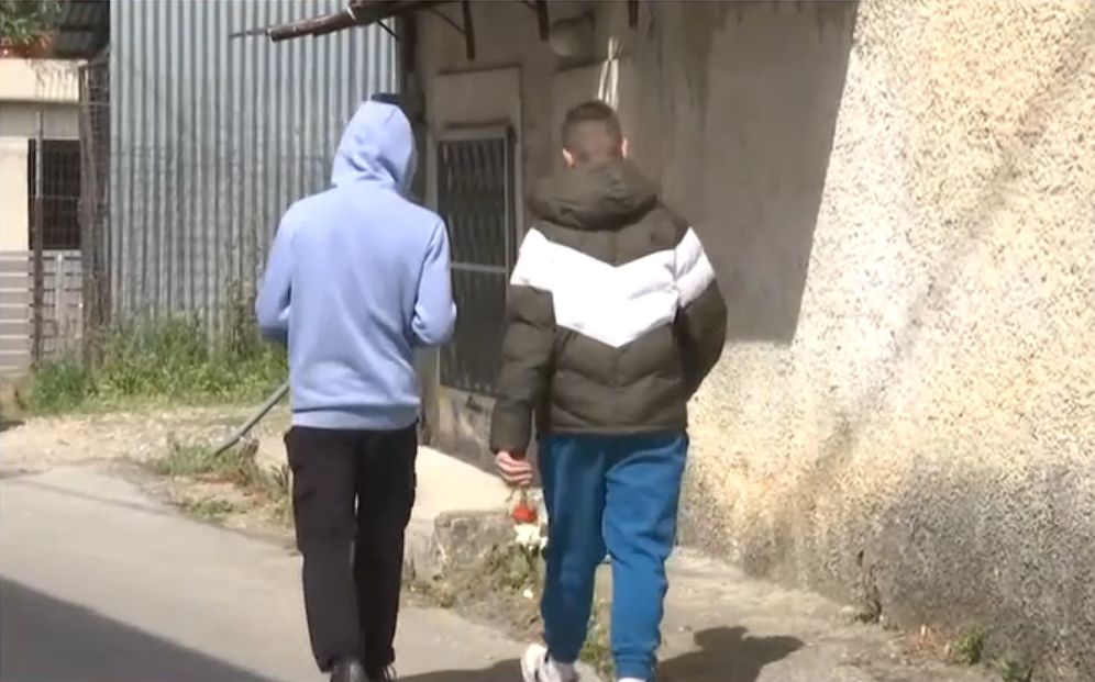Ηλεία: Ράγισαν καρδιές στην κηδεία του 13χρονου που βρήκε τραγικό θάνατο σε τροχαίο με πατίνι (VIDEO)