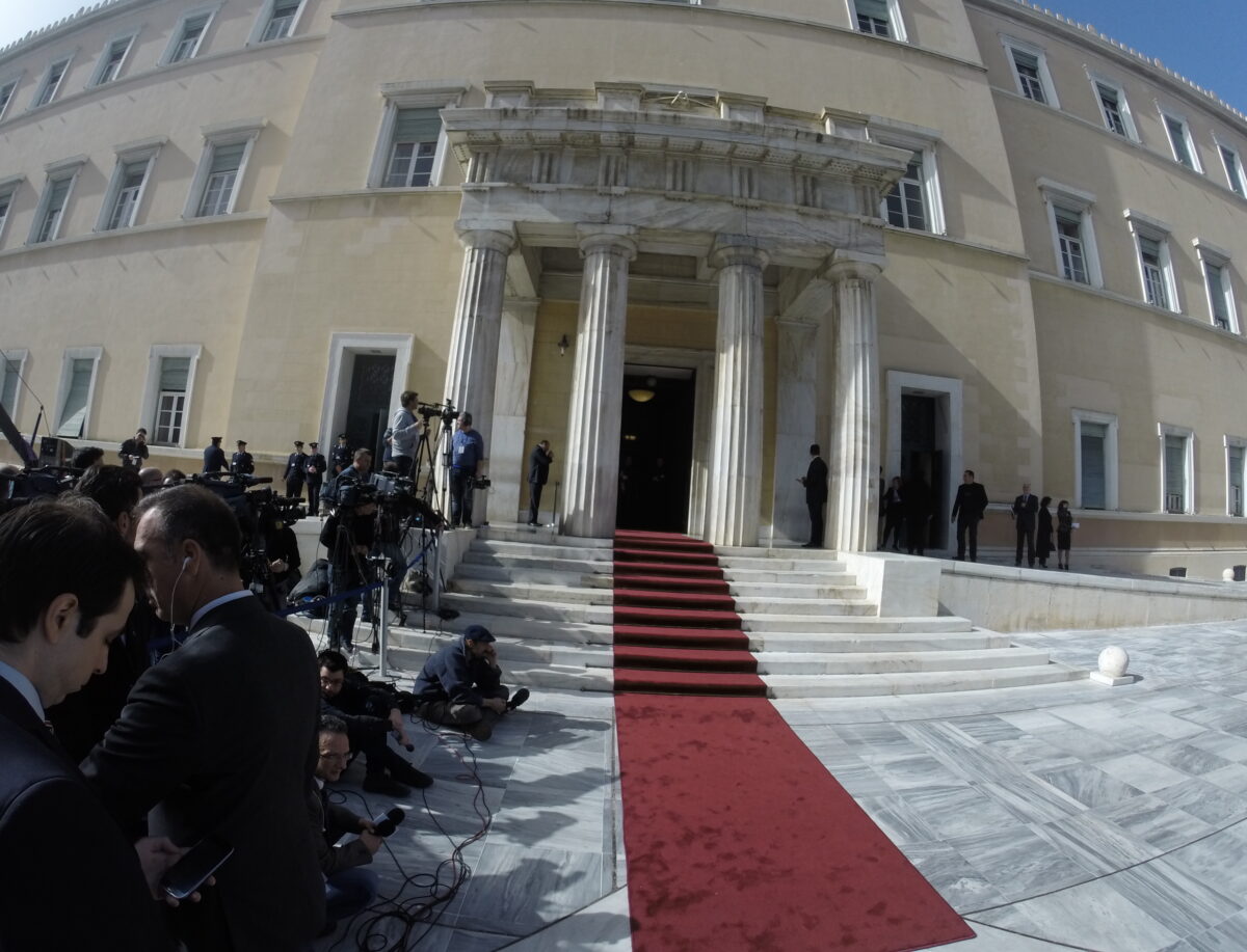 Βουλή: Η αξία της… ασυνέπειας