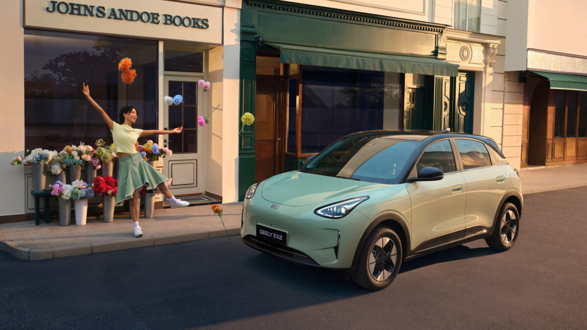 Πρωτιά στις παγκόσμιες πωλήσεις για το Geely E2