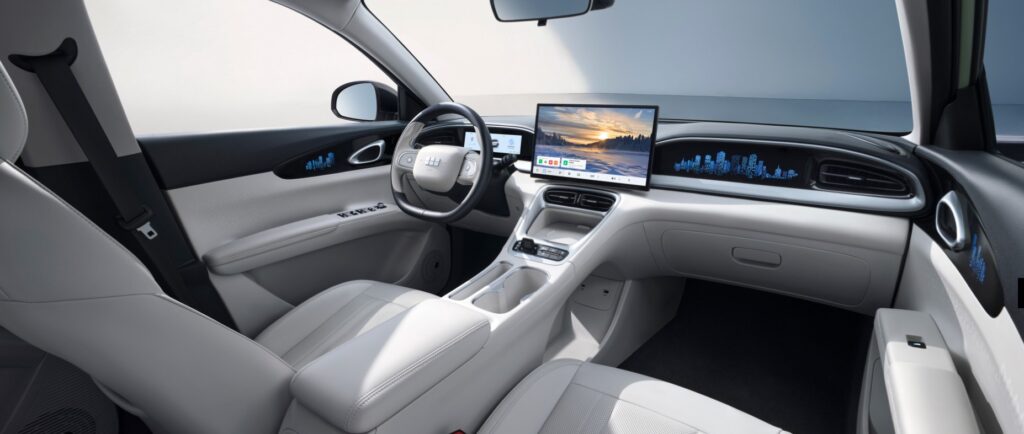Πρωτιά στις παγκόσμιες πωλήσεις για το Geely E2
