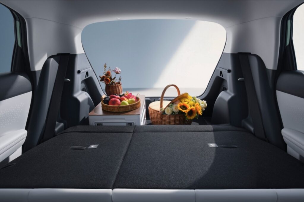 Πρωτιά στις παγκόσμιες πωλήσεις για το Geely E2