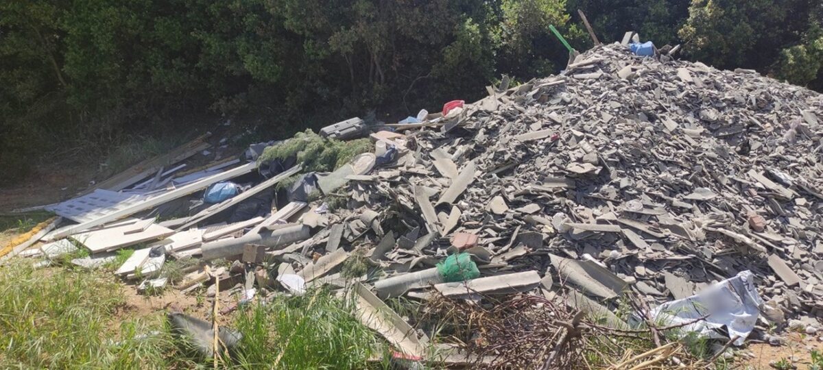 Επί τέσσερα χρόνια γέμιζαν με απόβλητα αλσήλια και ρεματιές στη Θέρμη (ΦΩΤΟ)