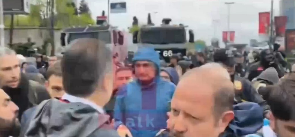 Επεισοδιακή η Πρωτομαγιά στην Κωνσταντινούπολη – Χειροπέδες σε περισσότερους από 350 διαδηλωτές