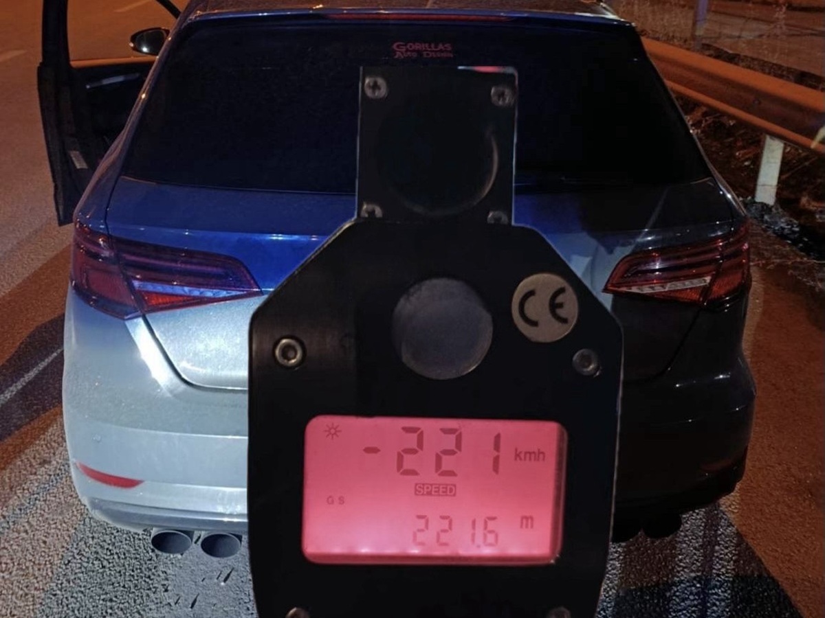 Κόλλησαν το πόδι στο γκάζι σαν να μην υπάρχει αύριο – Έστησαν κόντρα και έτρεχαν με 221 χλμ/ώρα