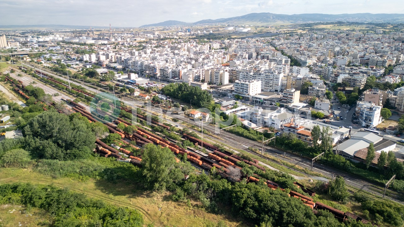 Εγκαταλελειμμένα Βαγόνια δίπλα στο πρώην στρατόπεδο Ζιάκα