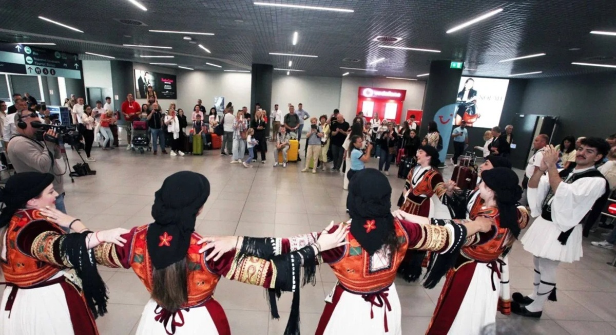 Με παραδοσιακή γιορτή υποδέχτηκε την πρώτη πτήση της TUI Poland ο Τουριστικός Οργανισμός Χαλκιδικής