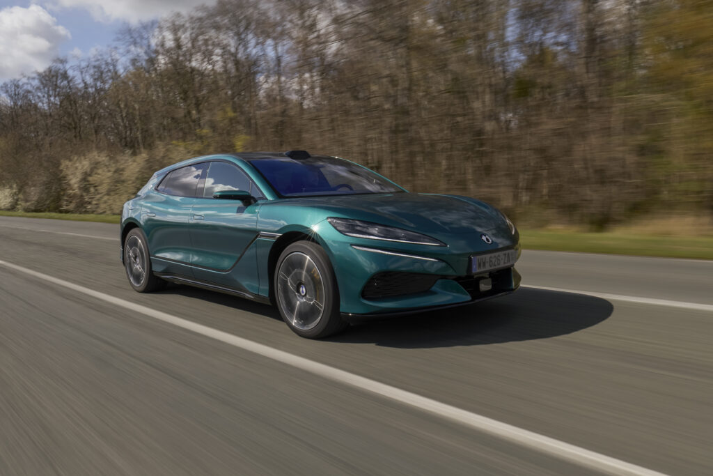 Με οκτώ νέα μοντέλα στο Goodwood το BYD Group