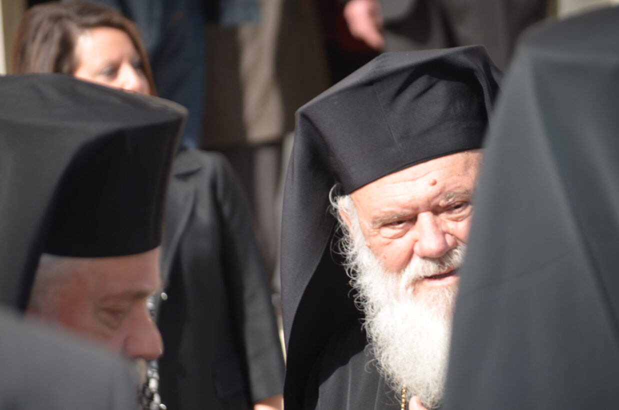 Η Εκκλησία της Ελλάδος και το “φρένο” στις… προσωπικές διαθήκες